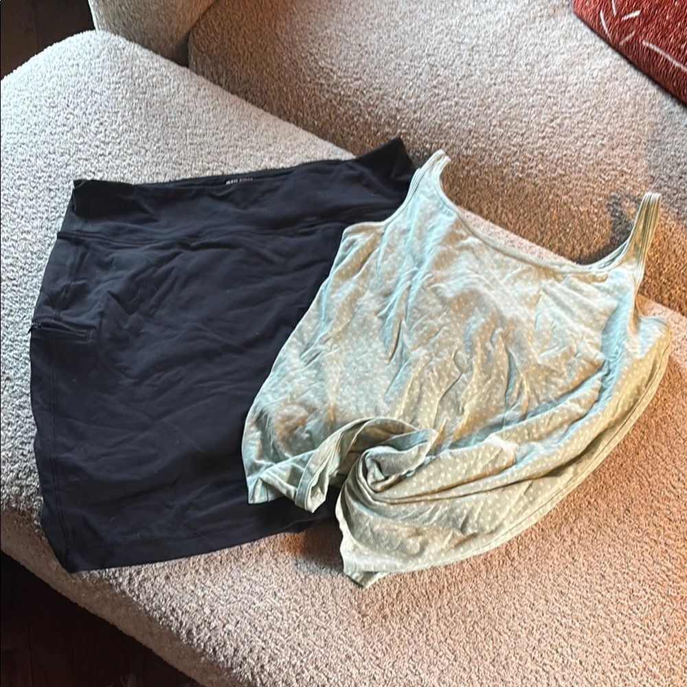 Duluth Black Skirt/skort and mint green Tank Top with bra built in Set